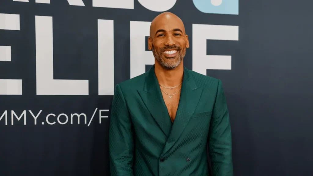 Social Media Presence and Public Influence